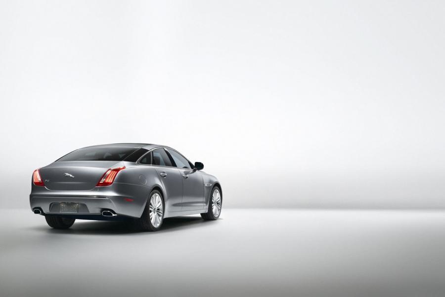  Jaguar XJ 2009 года  (фото 142 из 142)
